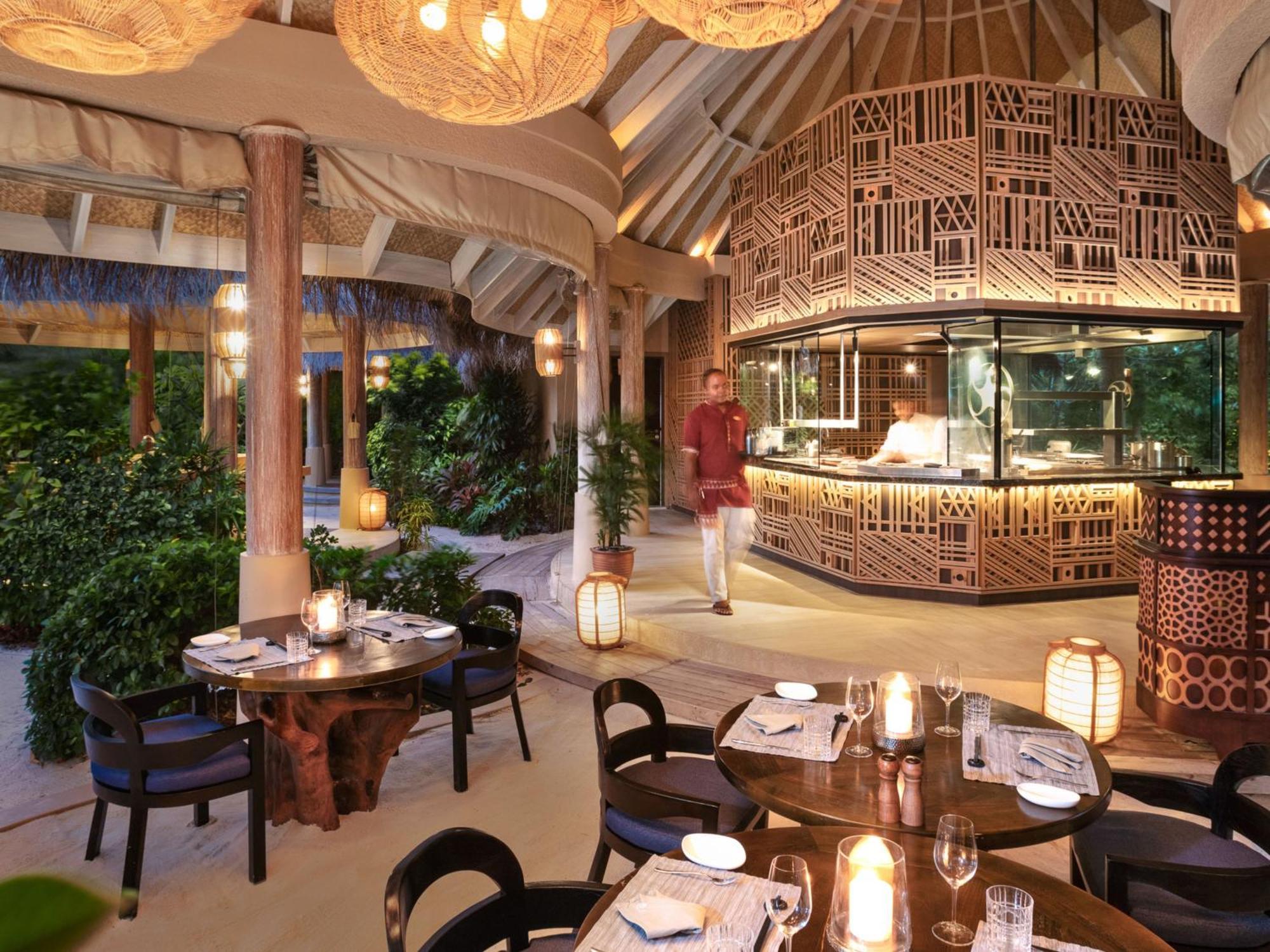 The Nautilus Maldives Hotel Kamadhoo Екстериор снимка