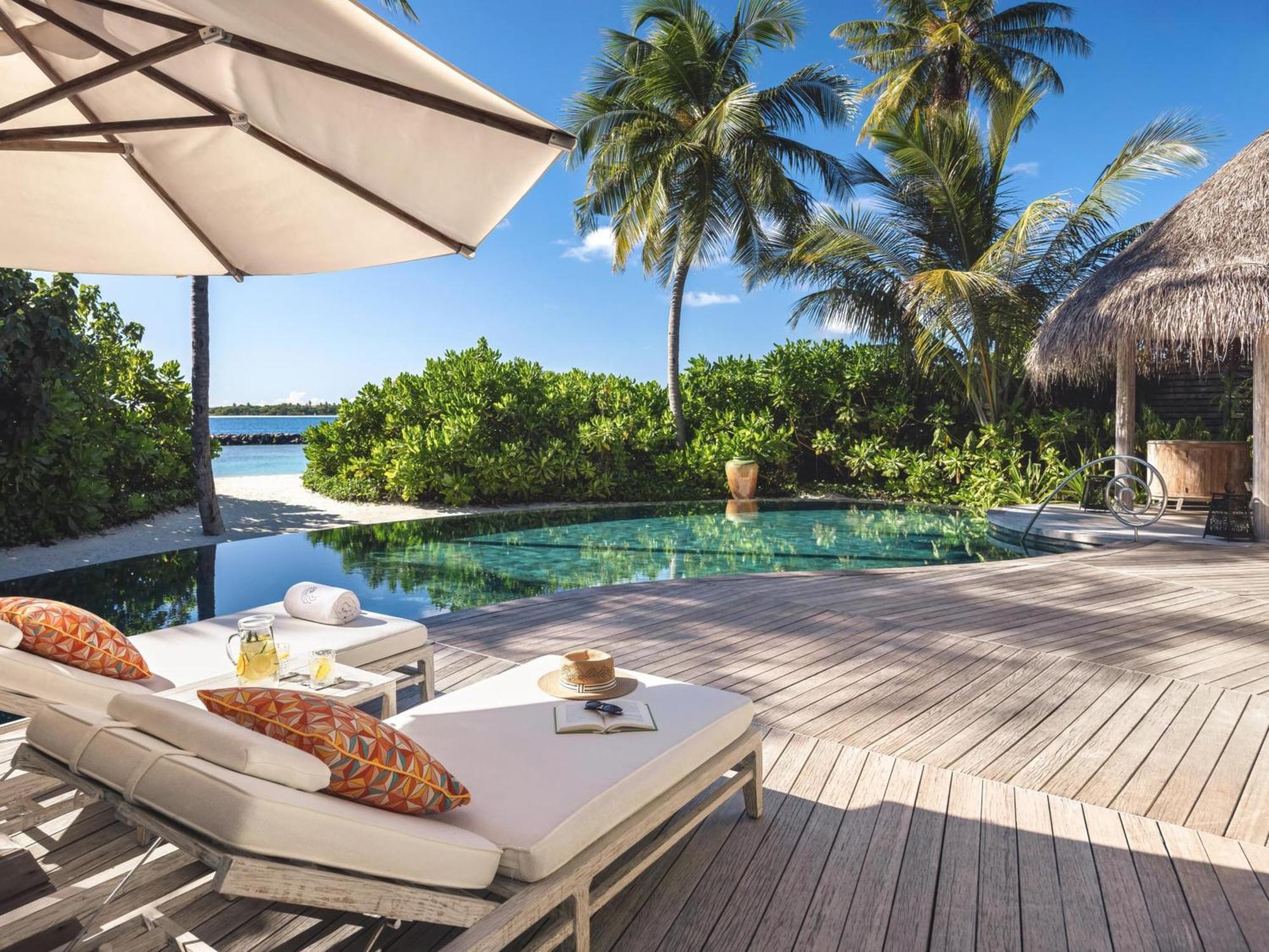 The Nautilus Maldives Hotel Kamadhoo Екстериор снимка